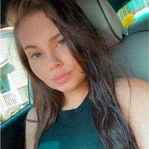 Meet your Posher, Brianna